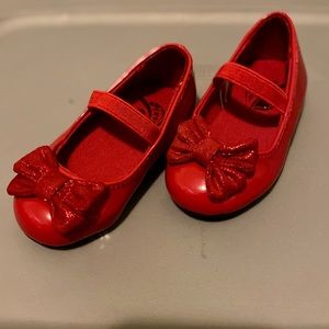 Toddler size 4 dressy shoes.